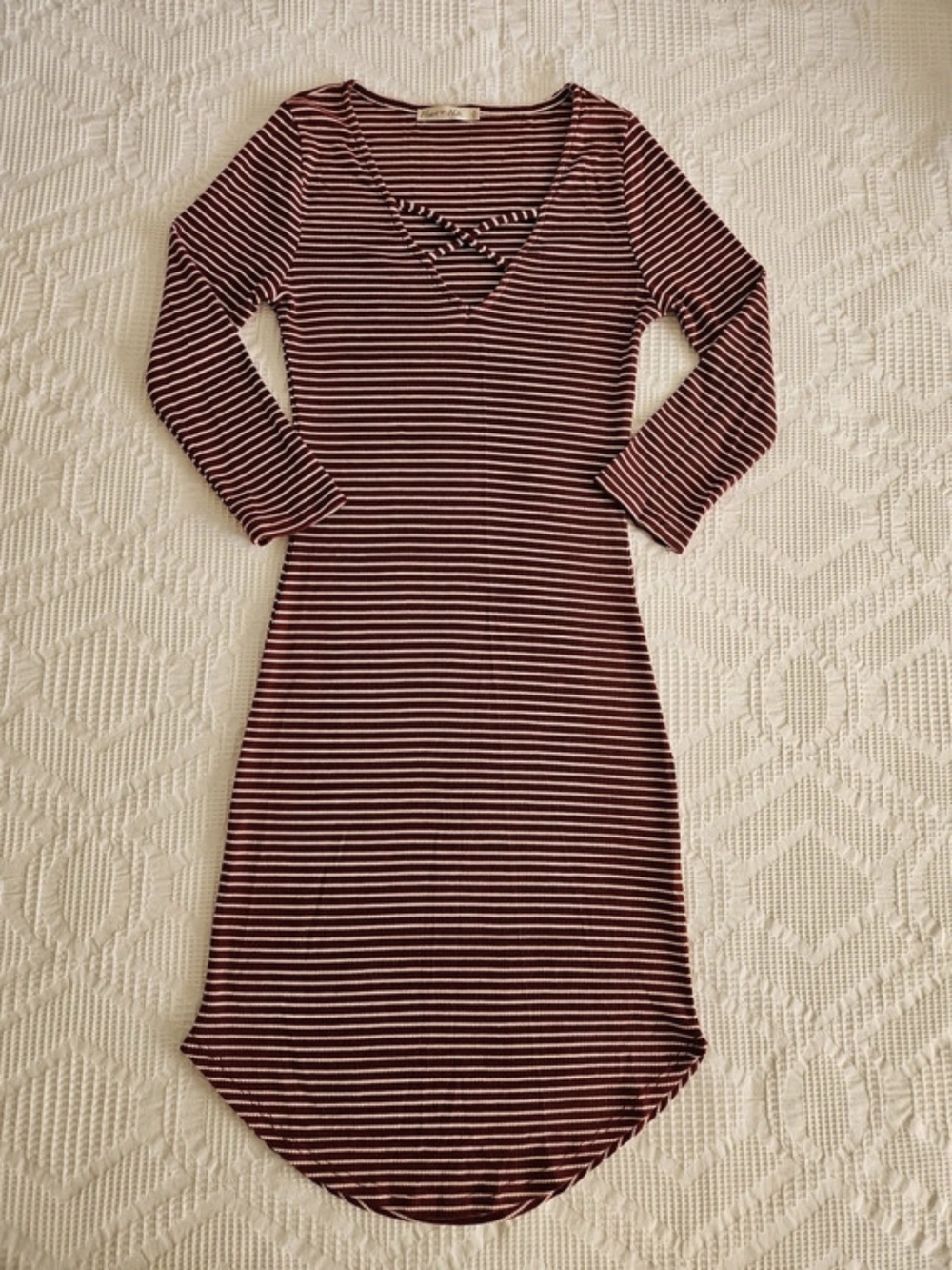 Heart Hips Striped Ribbed 3/4 Sleeve Dress in Burgundy & White Size Small